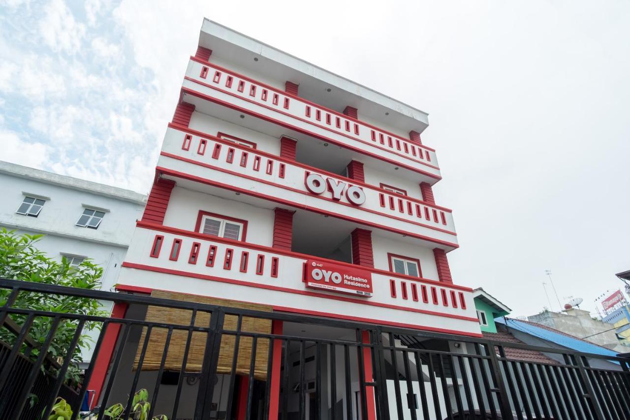 Oyo 447 Hutasimo Residence Medan Exterior photo